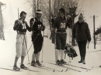 Mistrovství ČSSR, tříčlennou hlídku na startu zleva tvoří Mojmír Vait, Zdeněk Bedrník a Karel Vrána (1967)