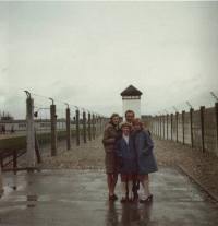 V koncentračním táboře Dachau s rodinou - po emigraci 1969