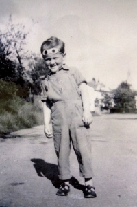 Vladimir Frenzl in 1956, with the welding glasses he liked