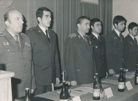 Tomáš Finger (second from left) in 1975 as a second lieutenant in the Western Military District in Tábor, Colonel General František Veselý is standing to the right of him