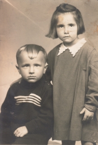 František Jankovský with his sister, 1949