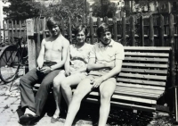 Zdeněk Čepelík with his siblings