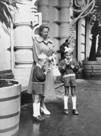 Petr Brejcha with his mother and brother