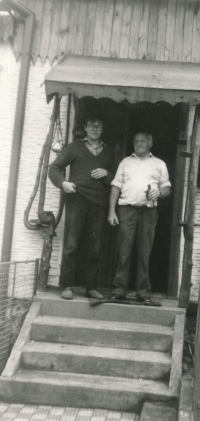 František Novotný (left) with Adolf Vrána, Rejštejn na Šumavě, around 1988