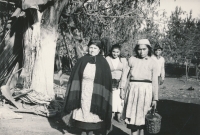 Mapuche mother and daughter