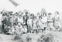 Mapuche school (1969-1973), boys wear sandals made of tyres, girls either barefoot or in plastic shoes