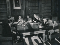 Czechoslovak College in England, witness in the middle, London, 1947