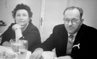  Parents of the witness at his wedding, 1963