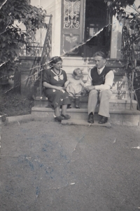 Parents Anna and Oswald Bensch and one year old Rosemarie 1935 in Bad Kudowa