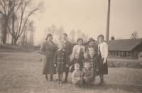 Setkání na oslavě 6. narozenin Rosemarie Bensch v Grenzecku v domě u cihelny, duben 1940