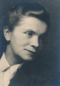Maminka Katrin Smrkovská (leden 1947)