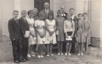 At the house of prayer in Široká Street, Valeč. After confirmation in the Evangelical Church. Zdeňka Řeháková third from the left