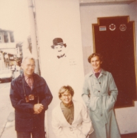 Návštěva Chamonix, manžel Jaroslav Šrámek, Jarmila Šrámková (sedící), sestra pamětnice Věra Svatá, 1989