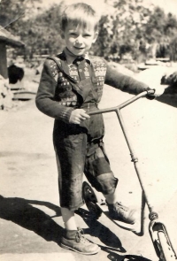 František Postupa with a scooter in 1954 in his native Hodonín near Nasavrky