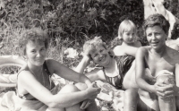 A photograph from the time when Marie Šírková signed a petition for the return of the memorial plaque to the museum in Susice. On the left a friend from Sola Zdena Soukupová, in the middle a sister Anna, on the right the witness