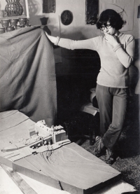 Jana Pešková at work on a ceramic model of Český Krumlov, 1978