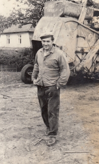 The witness's father was one of the best farmers in Valeč, he worked as an agronomist in the JZD (Unified agriculture cooperative), photo ca. 1950s