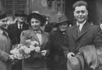 Hana Munková Pravdová (Bělská) and Alexander Munk, wedding photograph ca. 1939