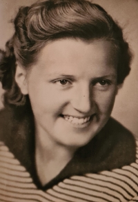 Marie Mikolášková, 20 years old, 1949