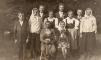 Siblings of Ludmila Poláchová's mother - Rozálie Martinátová. From left: František, Anna, Jan, Marie, cousin, Ludmila, Rozálie's mother, Ladislav. Bottom left: Josef with his wife Frantiska, Valašská Bystřice