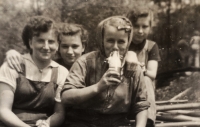 During a break from work, workshop in Rejhotice, on the left Ludmila Pavlovská, next to her friend Karla, ca. 1957