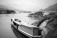 Loď na Mekongu, příprava na odjezd z Hoy Say, Laos, 1984