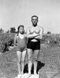 Edeltraud Riedel with her father / Bruntál / around 1939