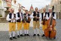 Konrády's bagpipe music at the Chodské festivities in Domažlice