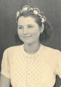 Františka Řmotová, née Krátká, as a schoolgirl