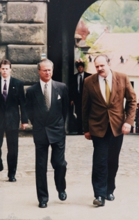 Jan Vondrouš (right) accompanies King Carl XVI Gustaf of Sweden on his visit to Český Krumlov, 1996