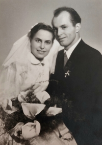 Libuše Šrámková and her first husband Leopold Halas's wedding photo