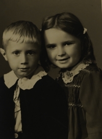 Květoslava with her brother Vladimír on holidays in Levoča in 1944