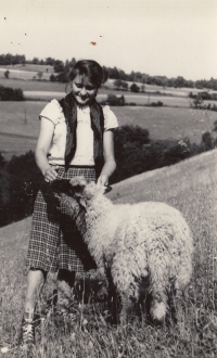 Ludmila Krystyníková, nee. Bartošková, Třemešek, 1956