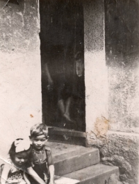 Witness with his sister in the Karviná colony around 1945