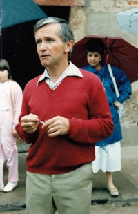 The witness as a guide in the Terezín Memorial, undated
