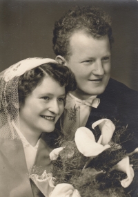 Ludmila and Stanislav Krystyníkovi, wedding photograph, 1960