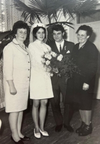 Wedding of second daughter Marie in 1967, witness next to the bride