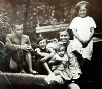  Ivo Houf and siblings, 1930s