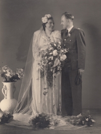 Wedding of parents, 1948