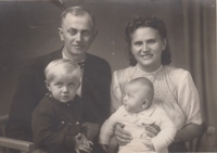 Family photo (witness, his parents Zdeněk and Pavla Pilous and sister Sváťa), 19 September 1946