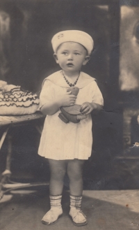 Witness at the age of 2, 1937