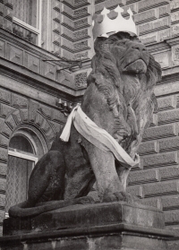 Coronation of the Czech Lions, Olomouc (today's District Court, Třída Svobody), November 1989