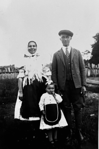 With parents, 1941