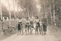 Hana Löwy Weinerová, the witness's mother, second from the left, 1940