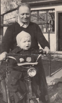 Ladislav Kubizňák in Jaroměř with his grandfather Josef Vlček, 1951