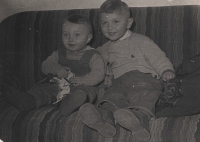 Libor Novák (right) with his younger brother Jiří in Trutnov-Poříčí in April 1960