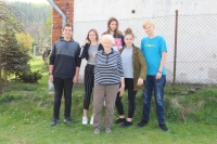 Antonie Tichopádová with Šumperk Primary School students during the filming of the interview for the Stories of Our Neighbours, 2019