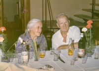 Antonie Tichopádová's parents Bohumil Šihor and Anežka Šihorová at their granddaughter's wedding, 1985