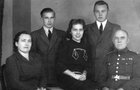 Olga Jaroňová with her parents and brothers Bohuslav and Josef / 1947