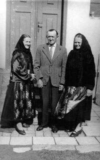 František Kubný / on the right wife Emilie Kubná / left sister Hana Kubná